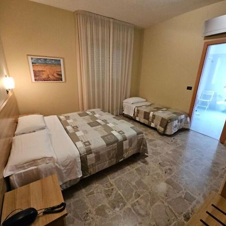 Hotel Mazzocchetti Città Sant’Angelo Kültér fotó