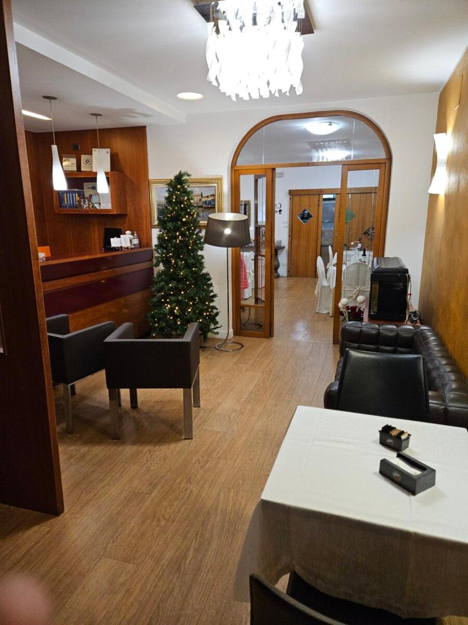 Hotel Mazzocchetti Città Sant’Angelo Kültér fotó