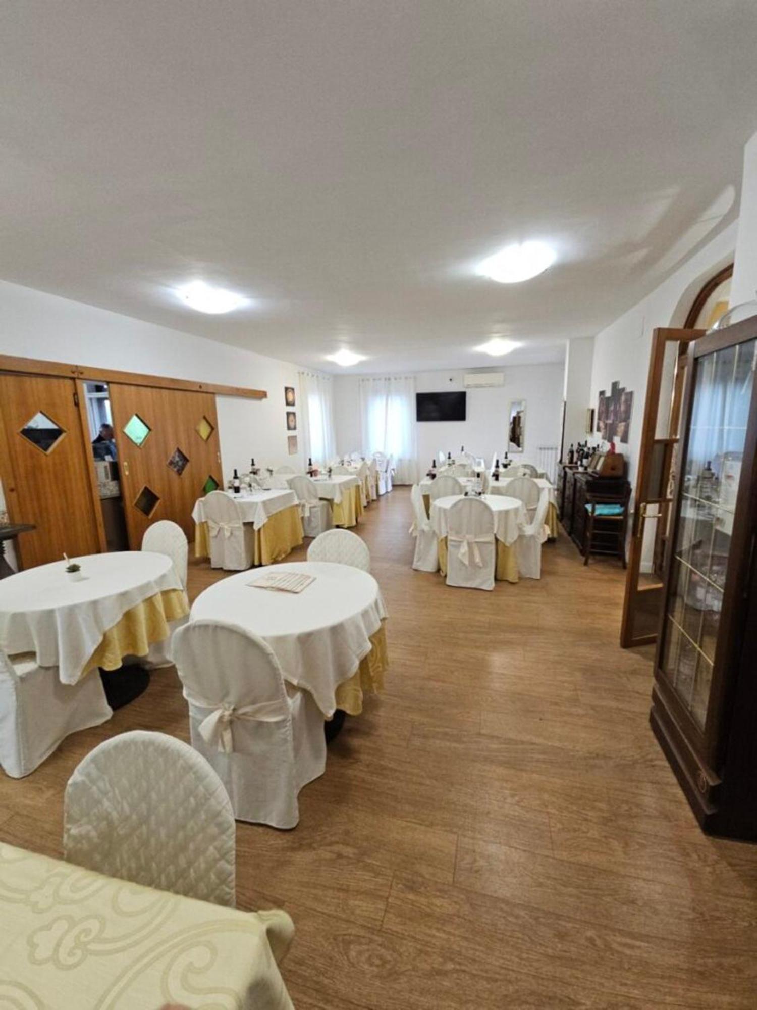 Hotel Mazzocchetti Città Sant’Angelo Kültér fotó