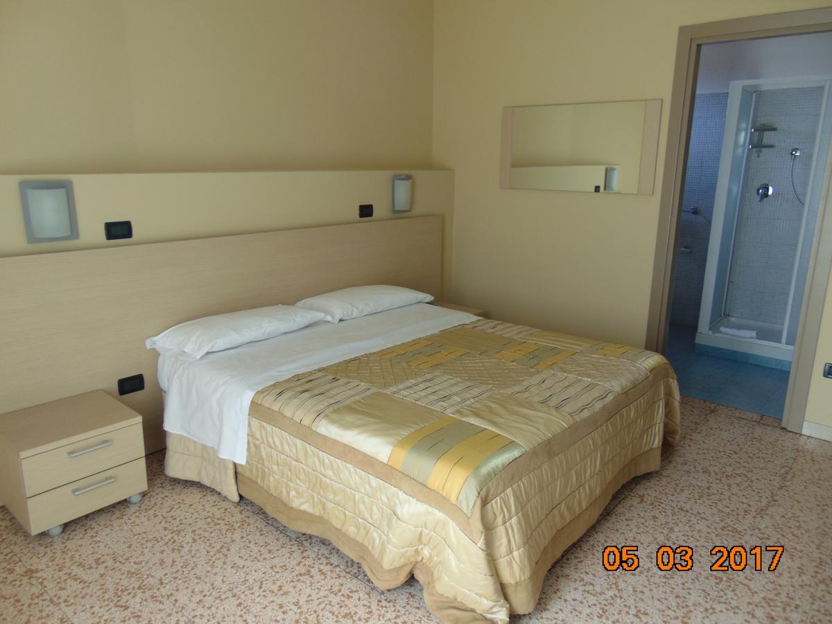 Hotel Mazzocchetti Città Sant’Angelo Kültér fotó