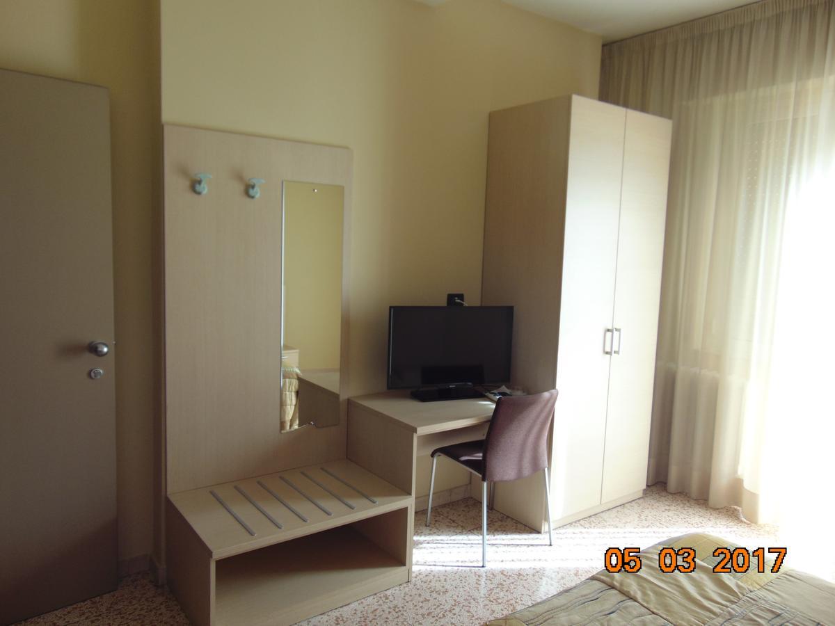 Hotel Mazzocchetti Città Sant’Angelo Kültér fotó