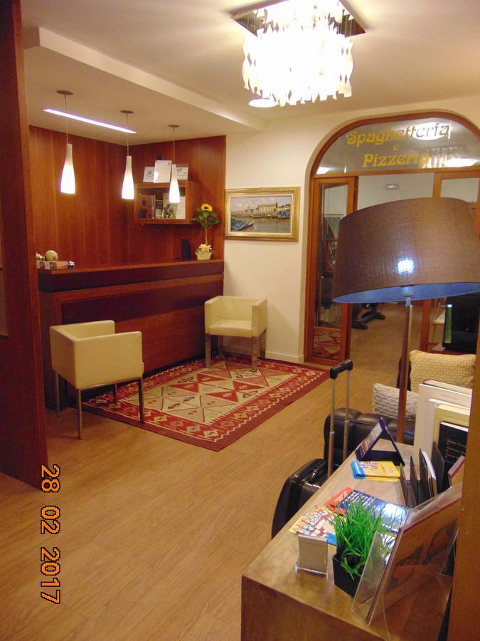 Hotel Mazzocchetti Città Sant’Angelo Kültér fotó